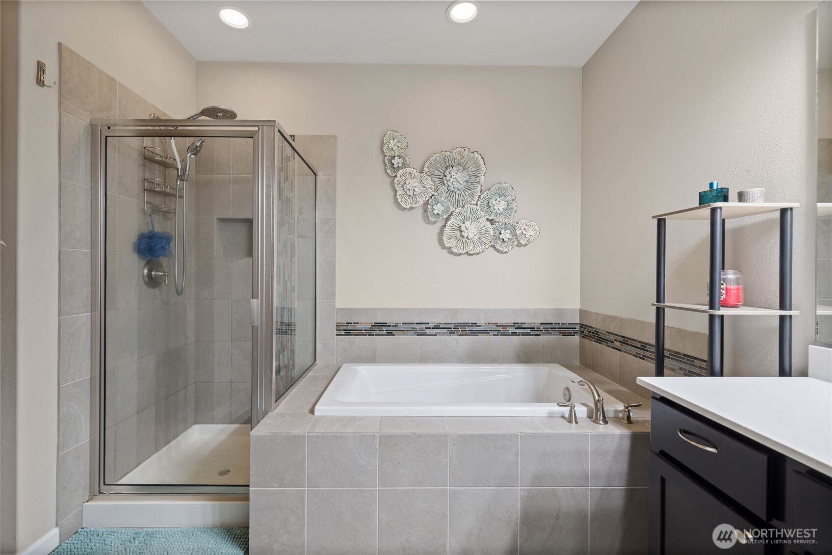 601 Petersen Drive E