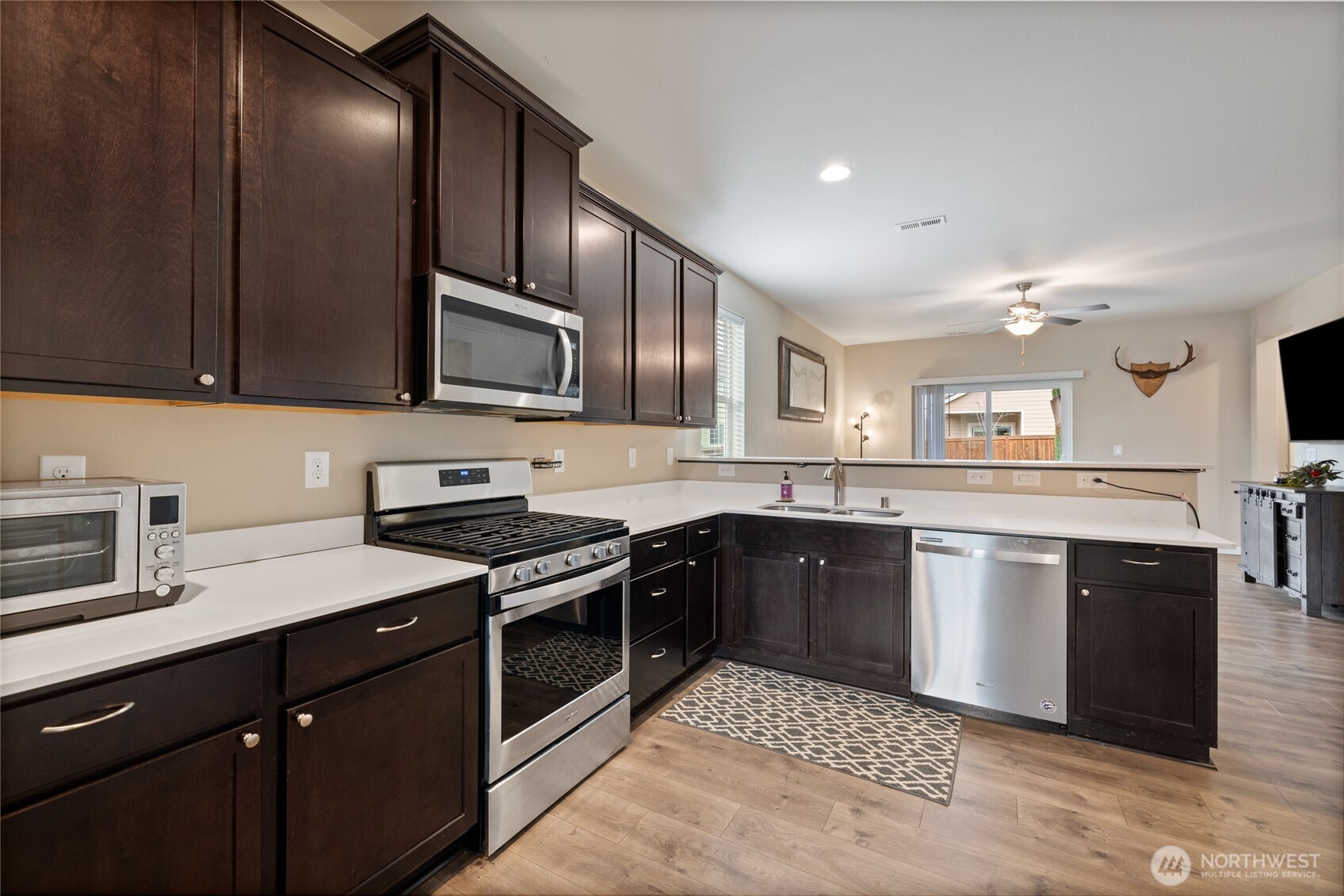 601 Petersen Drive E