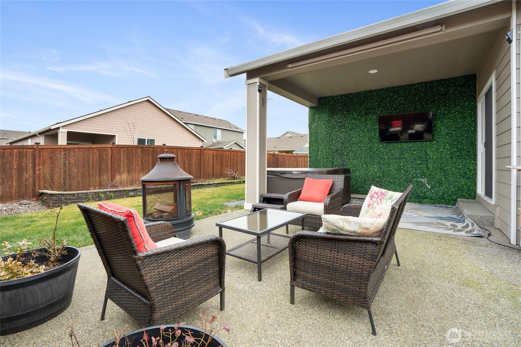 601 Petersen Drive E