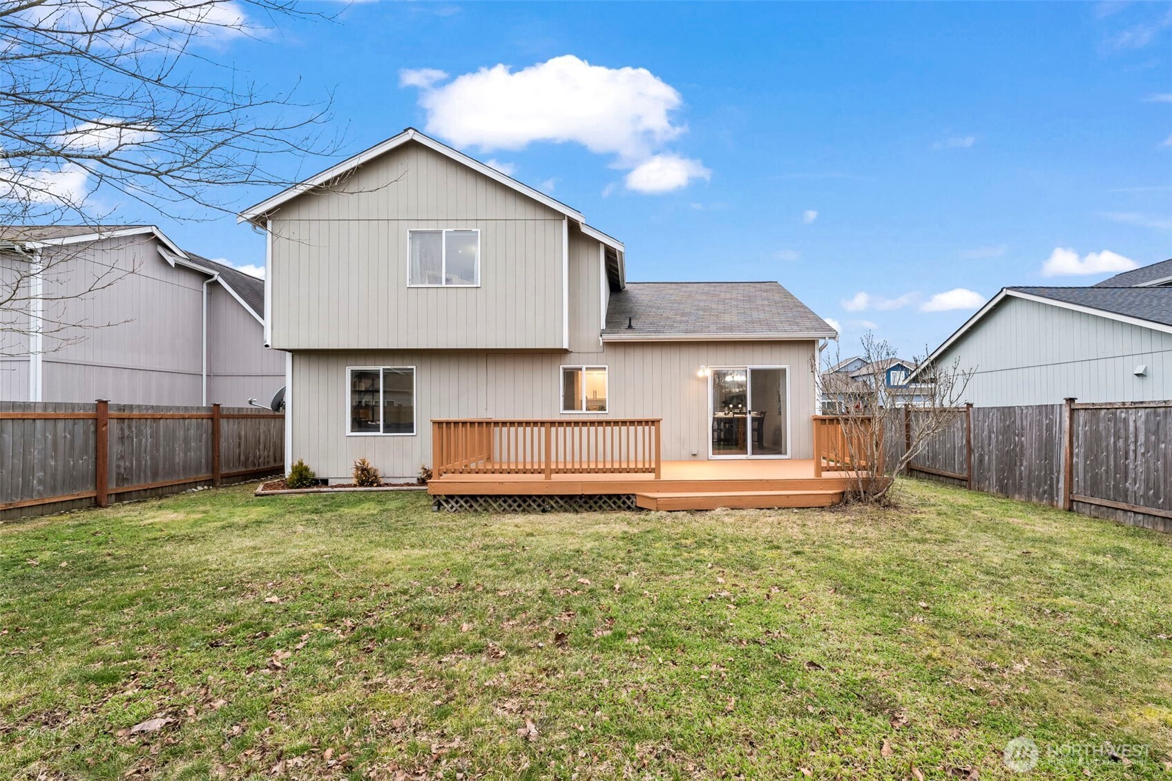 9844 Greenleaf Loop SE