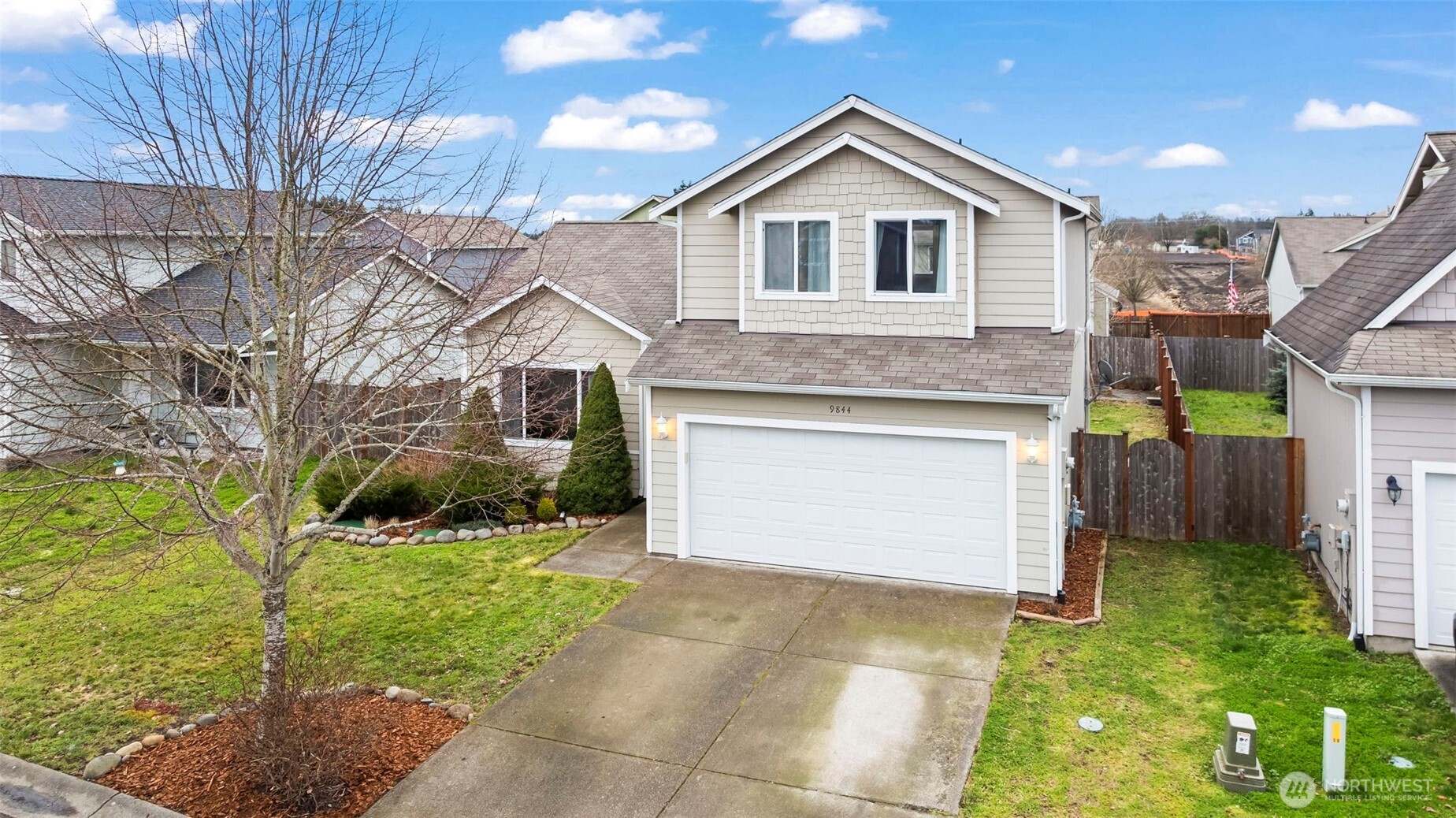 9844 Greenleaf Loop SE