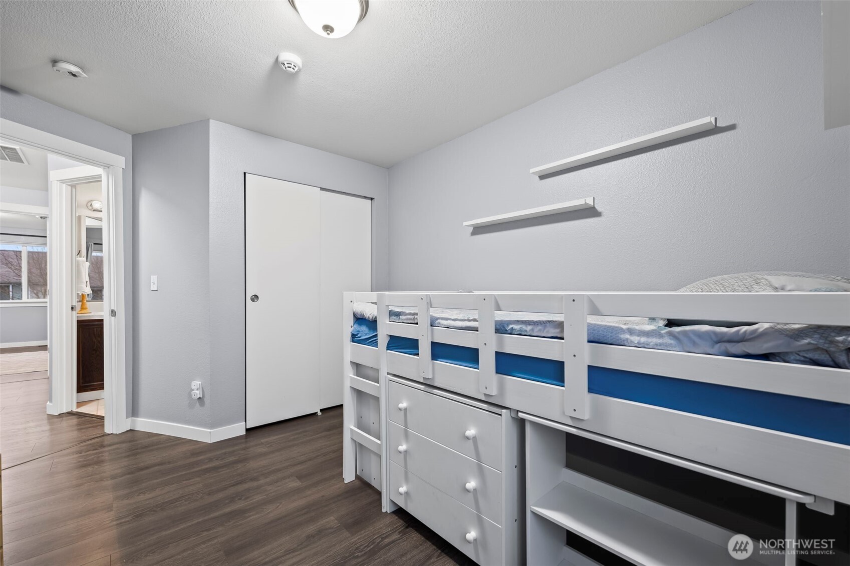 9844 Greenleaf Loop SE