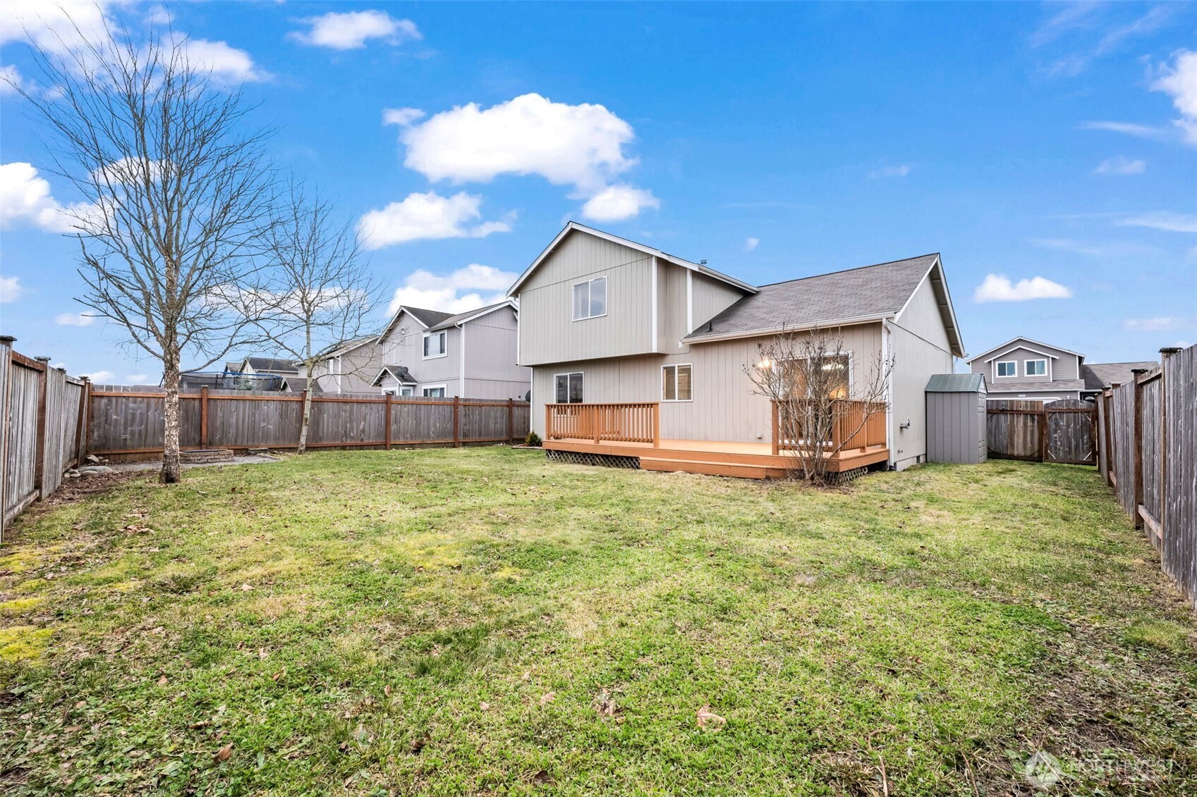 9844 Greenleaf Loop SE