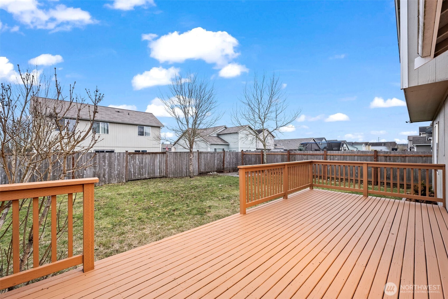 9844 Greenleaf Loop SE