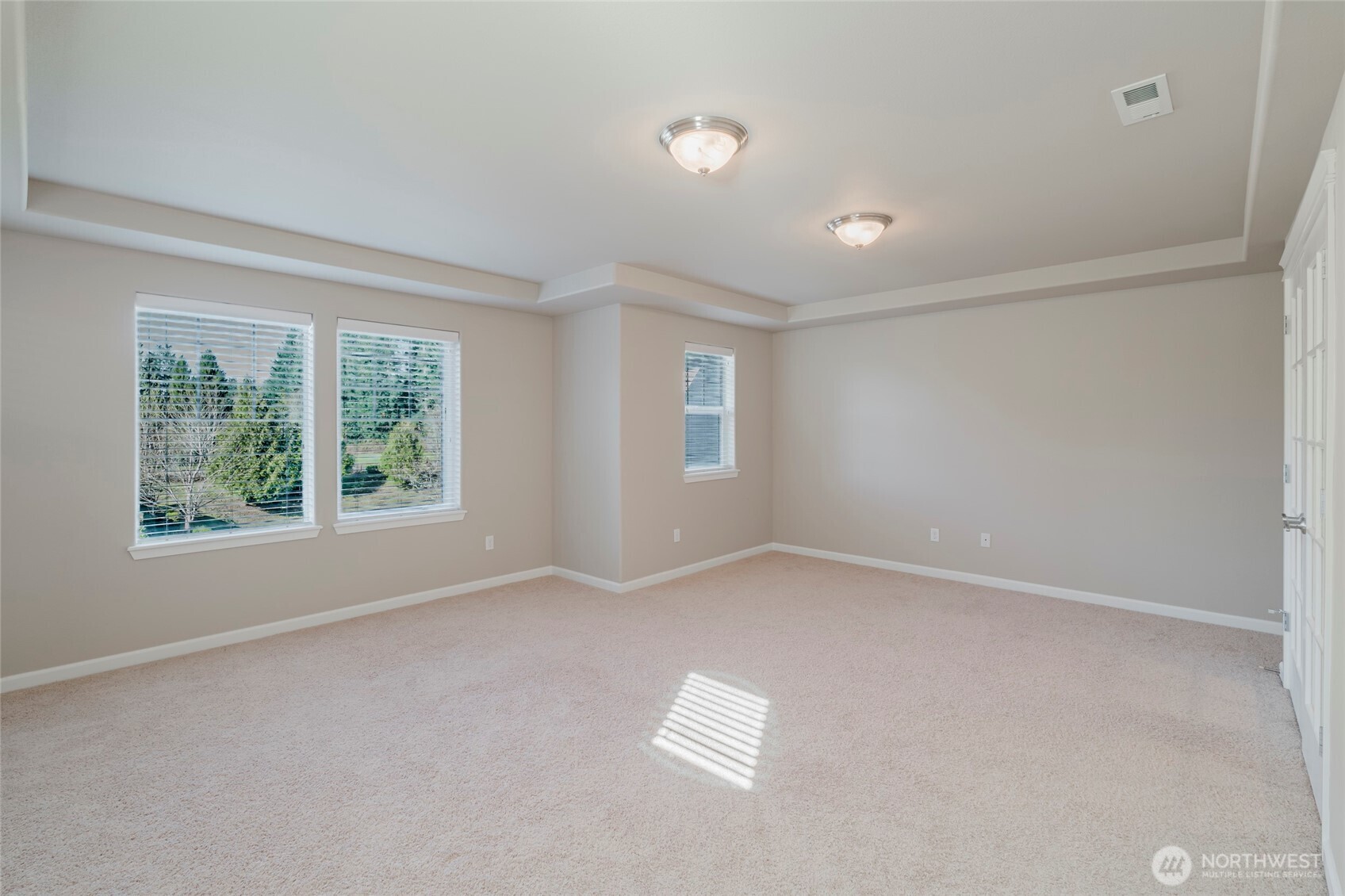 3822 Kingsbury Lane SE