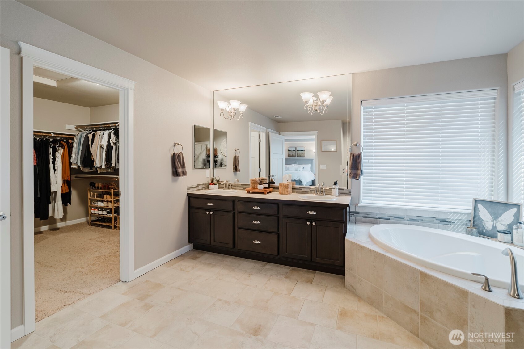 3822 Kingsbury Lane SE