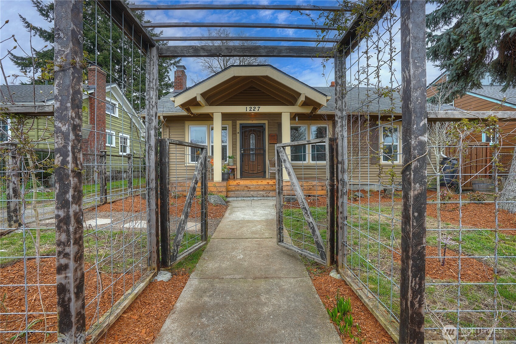 1227 S Ridgewood Avenue