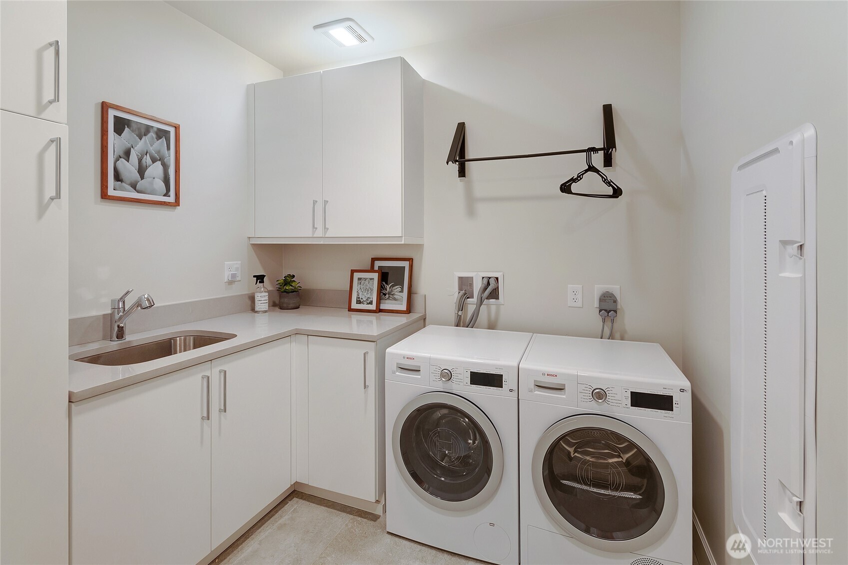 4907 Main Street E Unit: 717