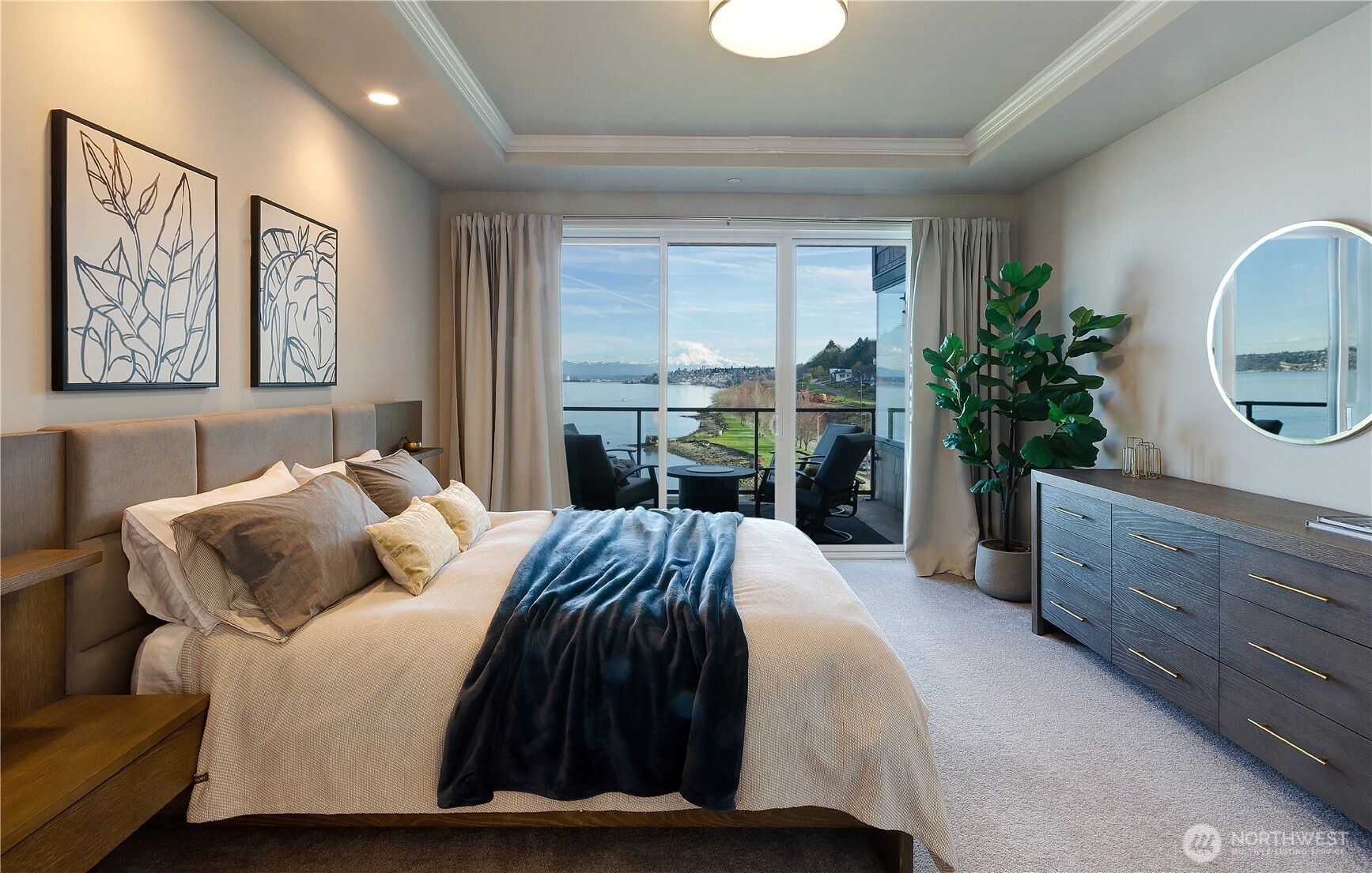 4907 Main Street E Unit: 717