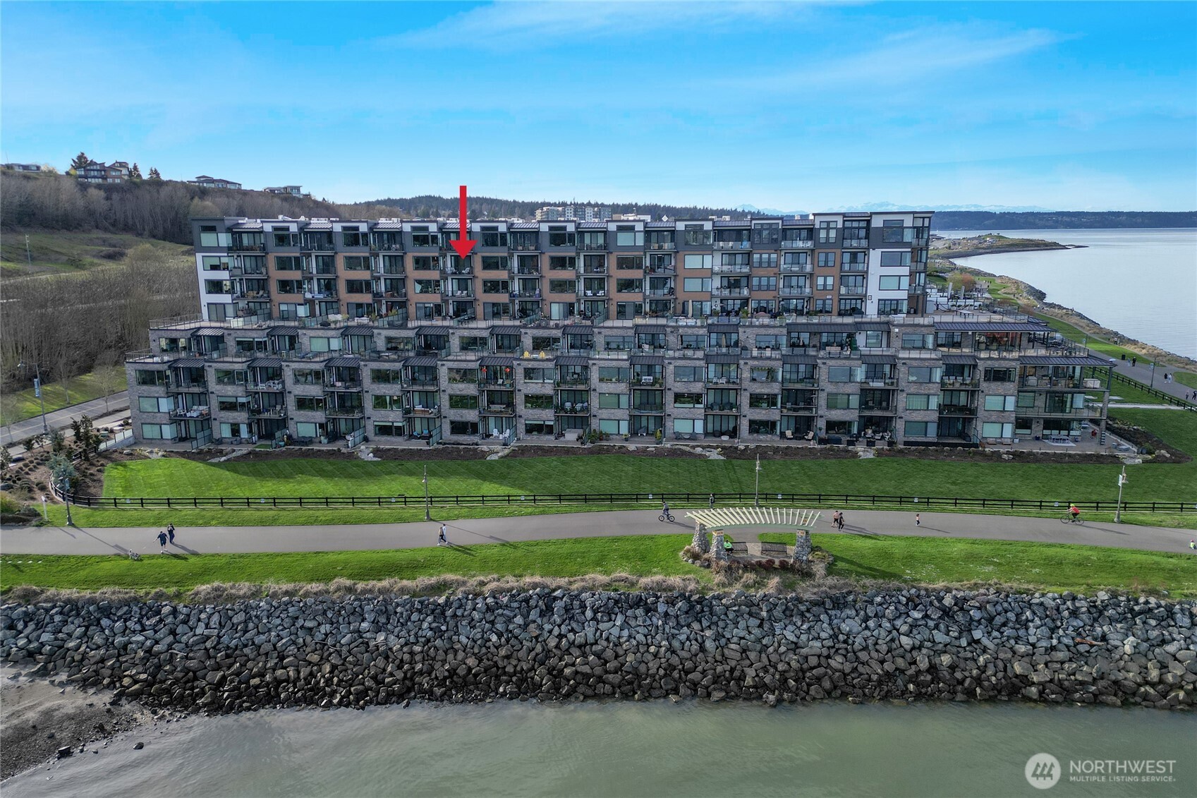 4907 Main Street E Unit: 717
