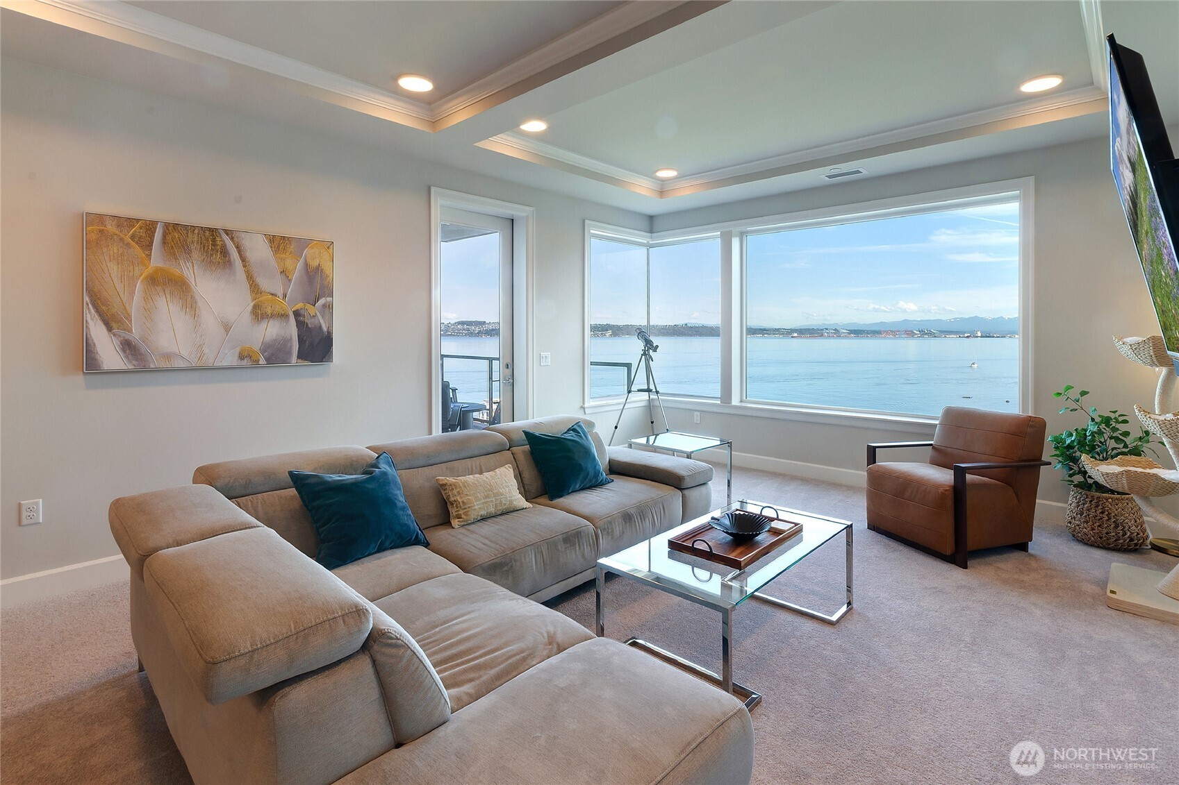 4907 Main Street E Unit: 717