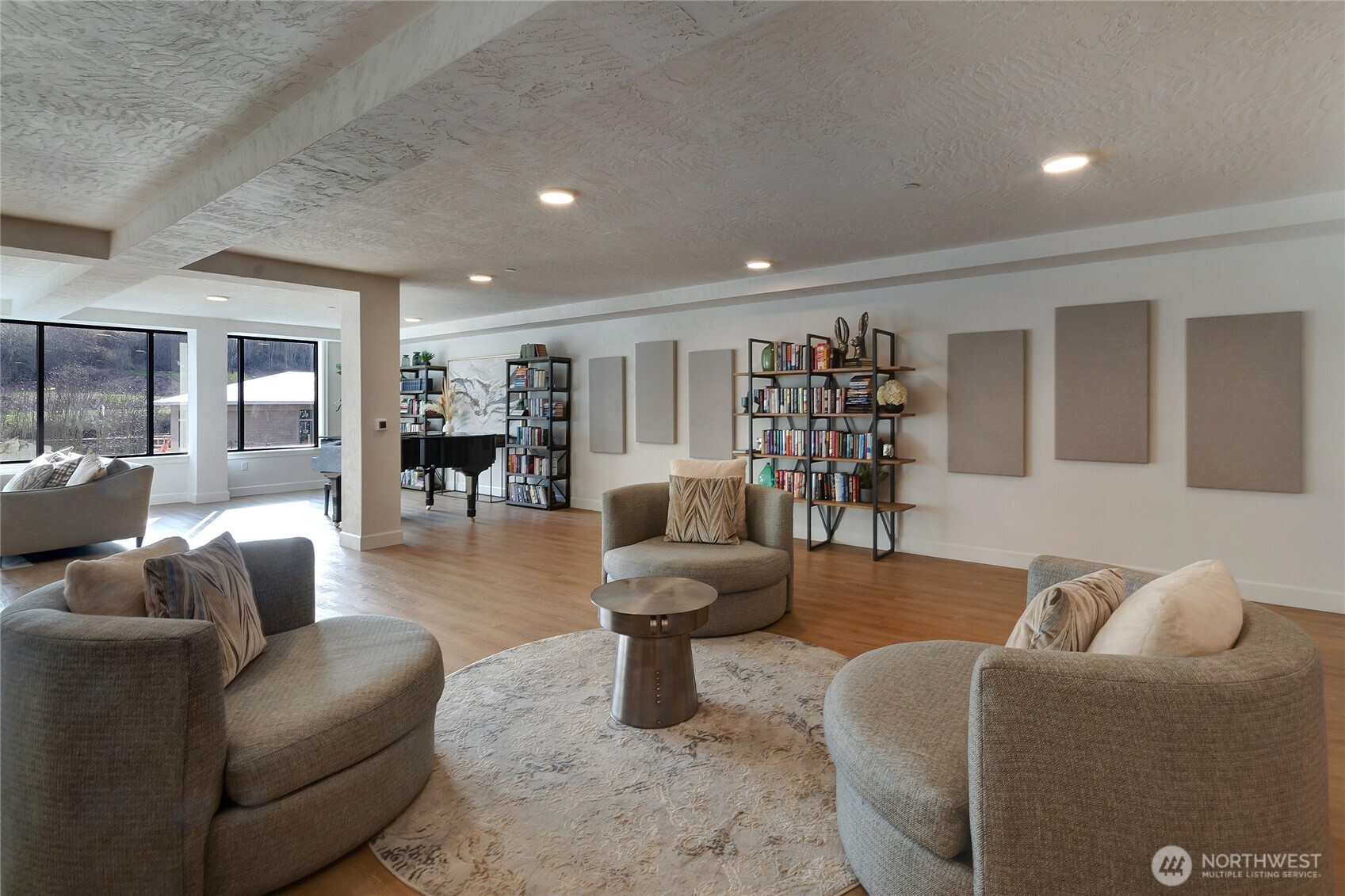 4907 Main Street E Unit: 717