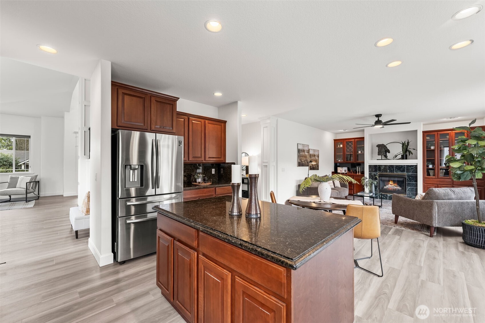 901 N Magnolia Lane