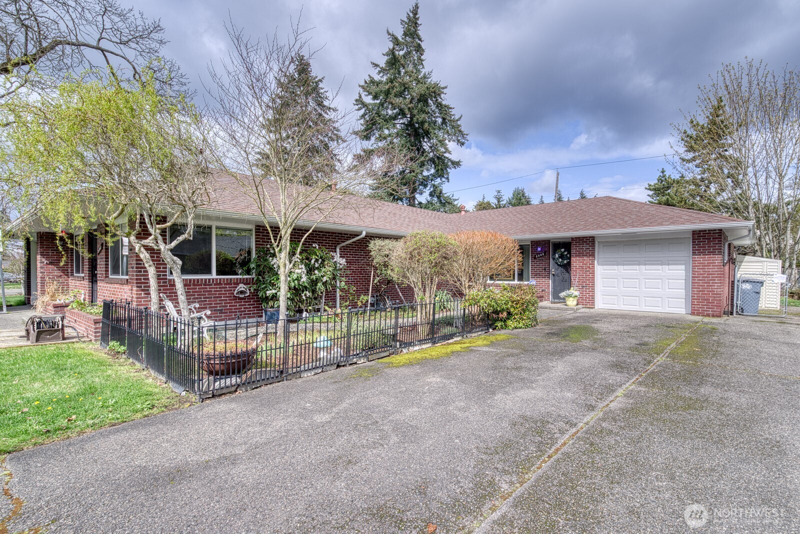 5307 104th Street SW Unit: 5305