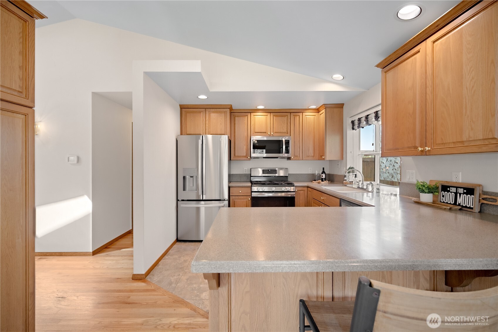 9113 Zircon Drive SW