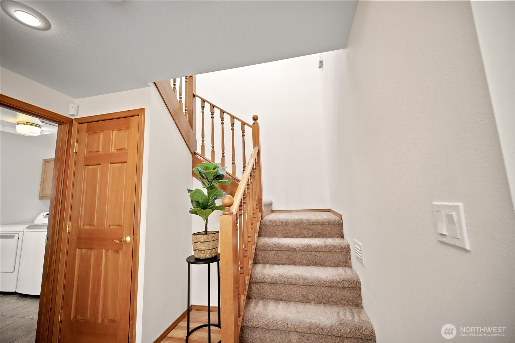 9113 Zircon Drive SW