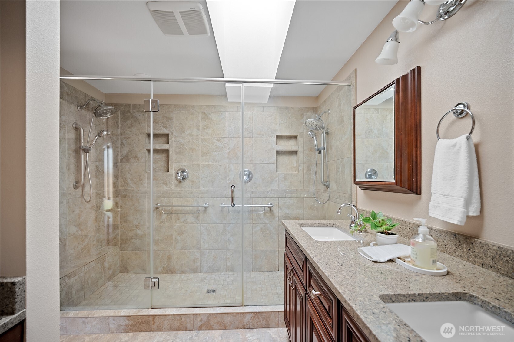 9113 Zircon Drive SW