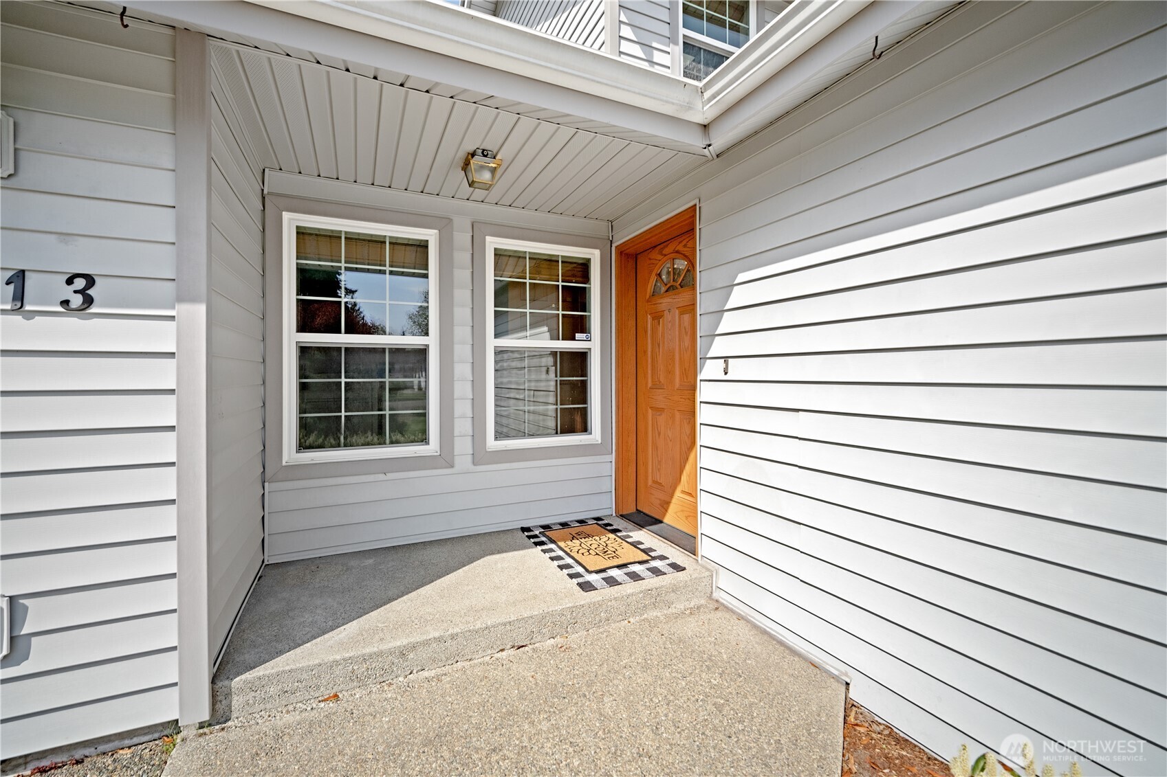 9113 Zircon Drive SW