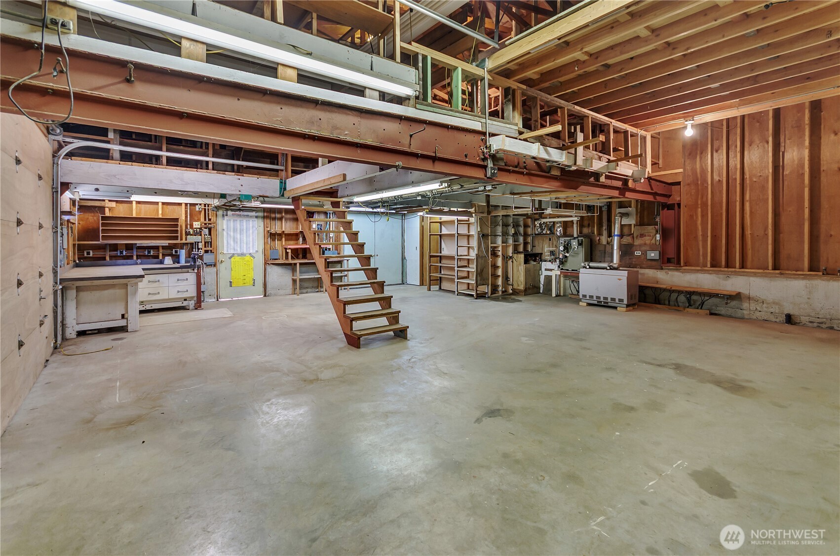 2734 Sunset Drive W