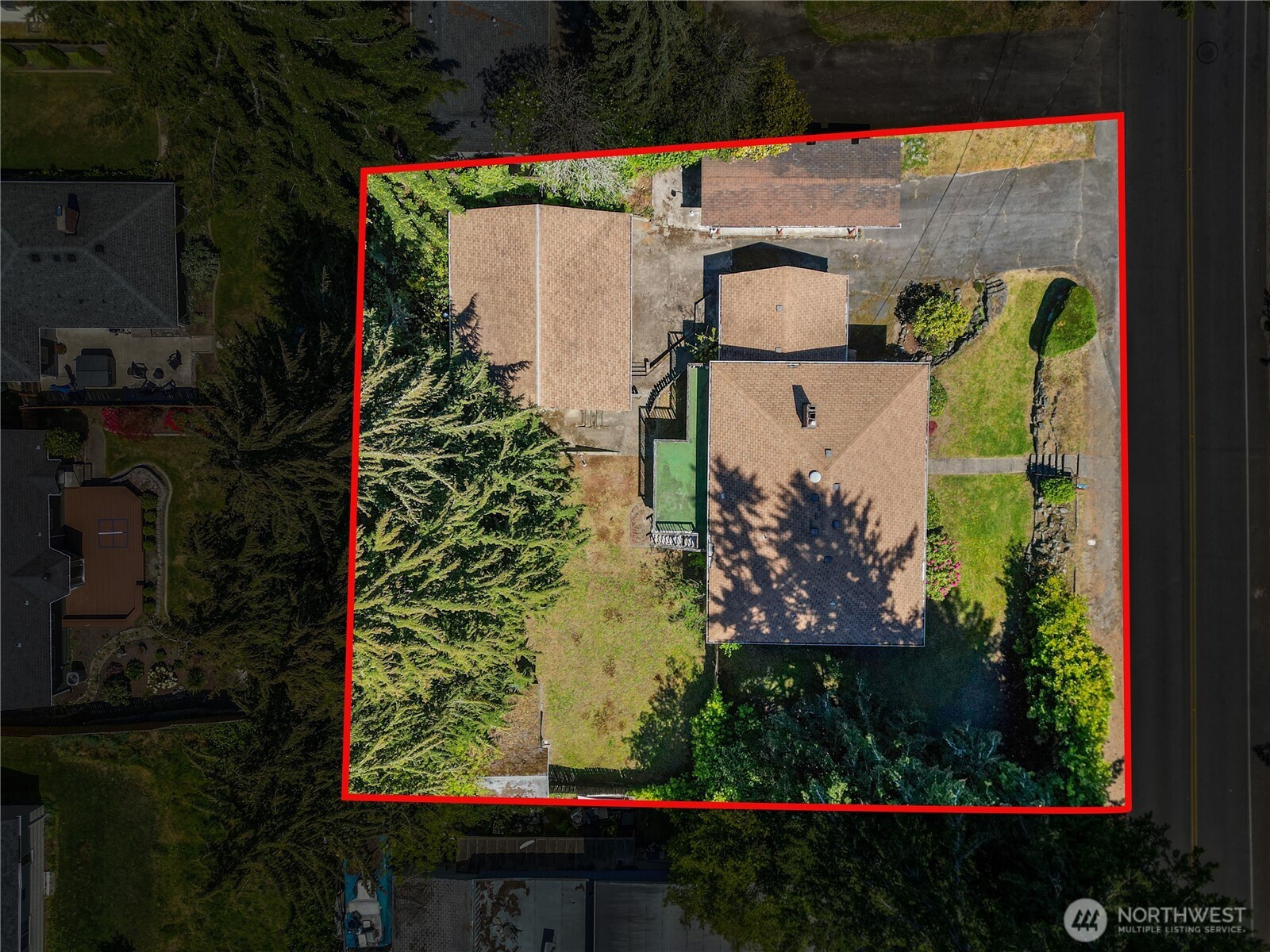 2734 Sunset Drive W