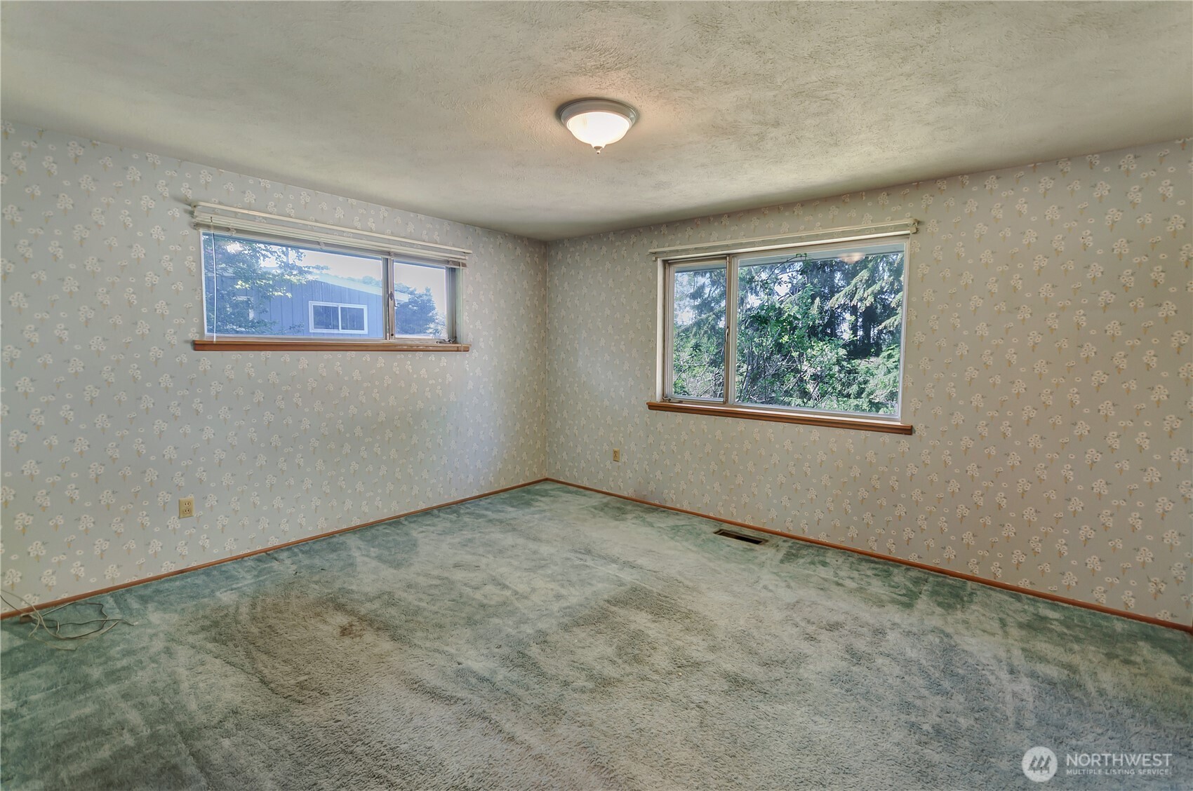 2734 Sunset Drive W