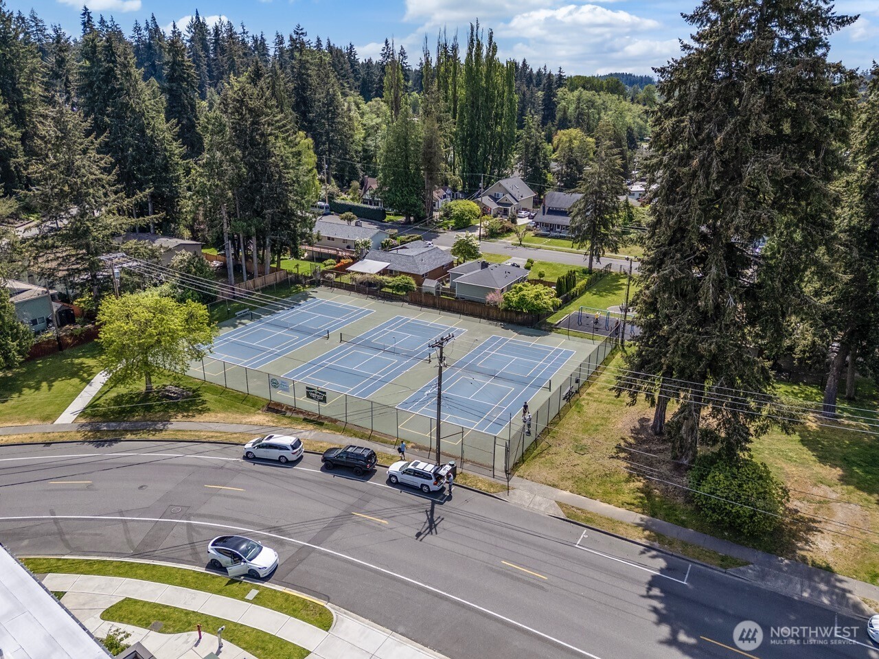 413 Farallone Avenue