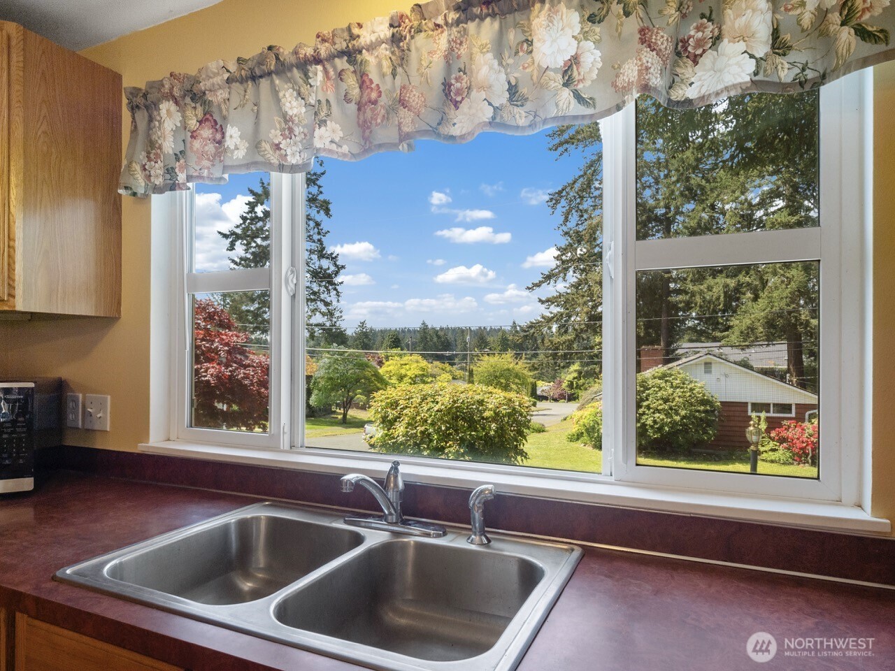 413 Farallone Avenue