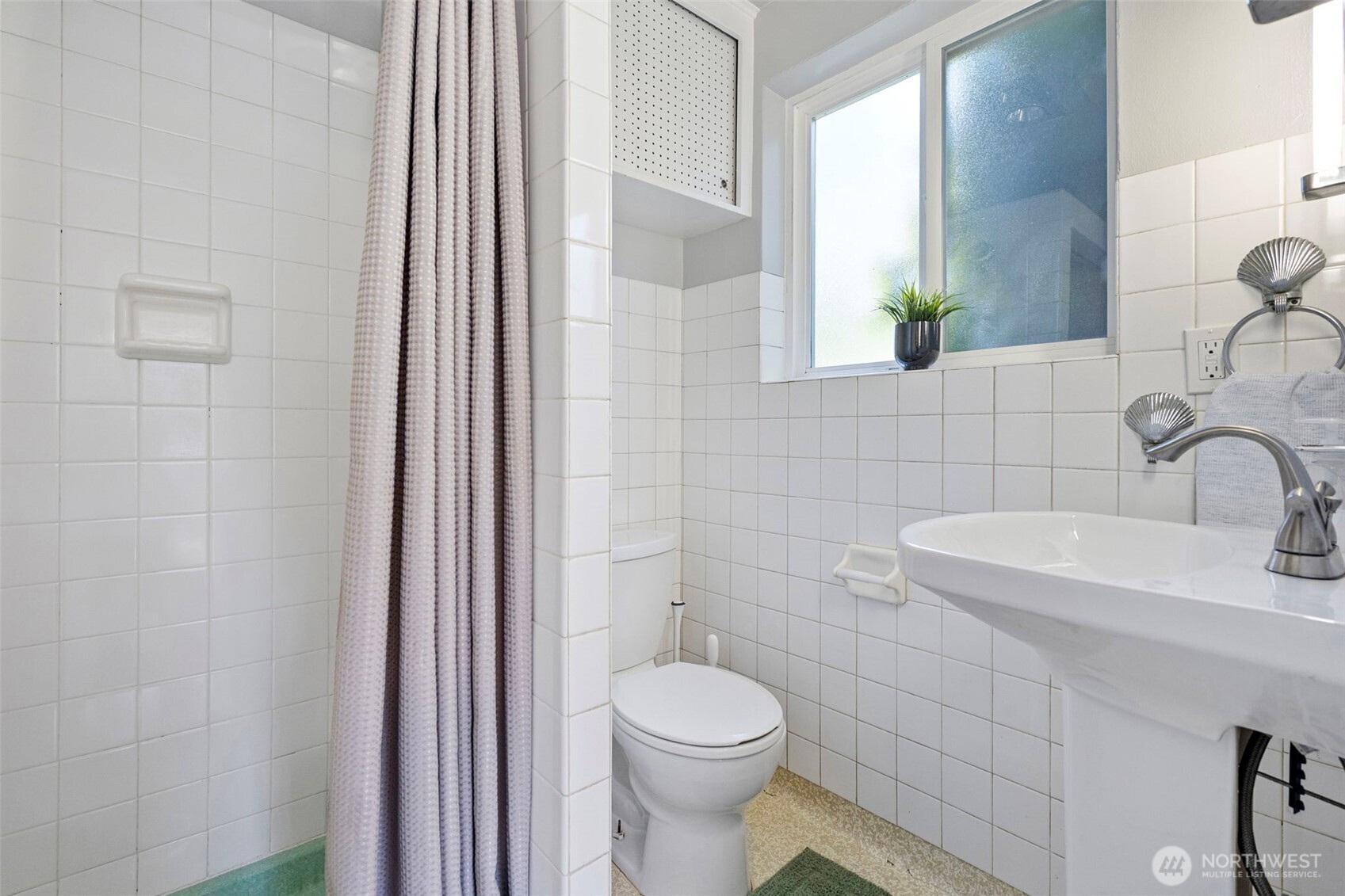 4029 E Spokane Street