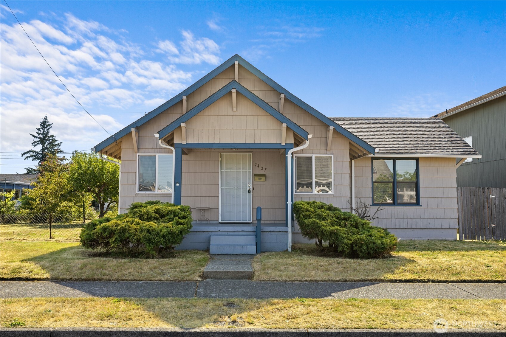 7427 S Warner Street