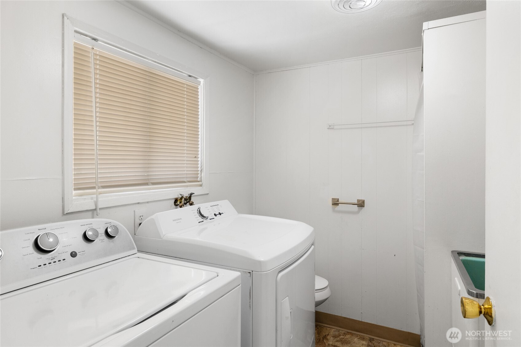 7427 S Warner Street