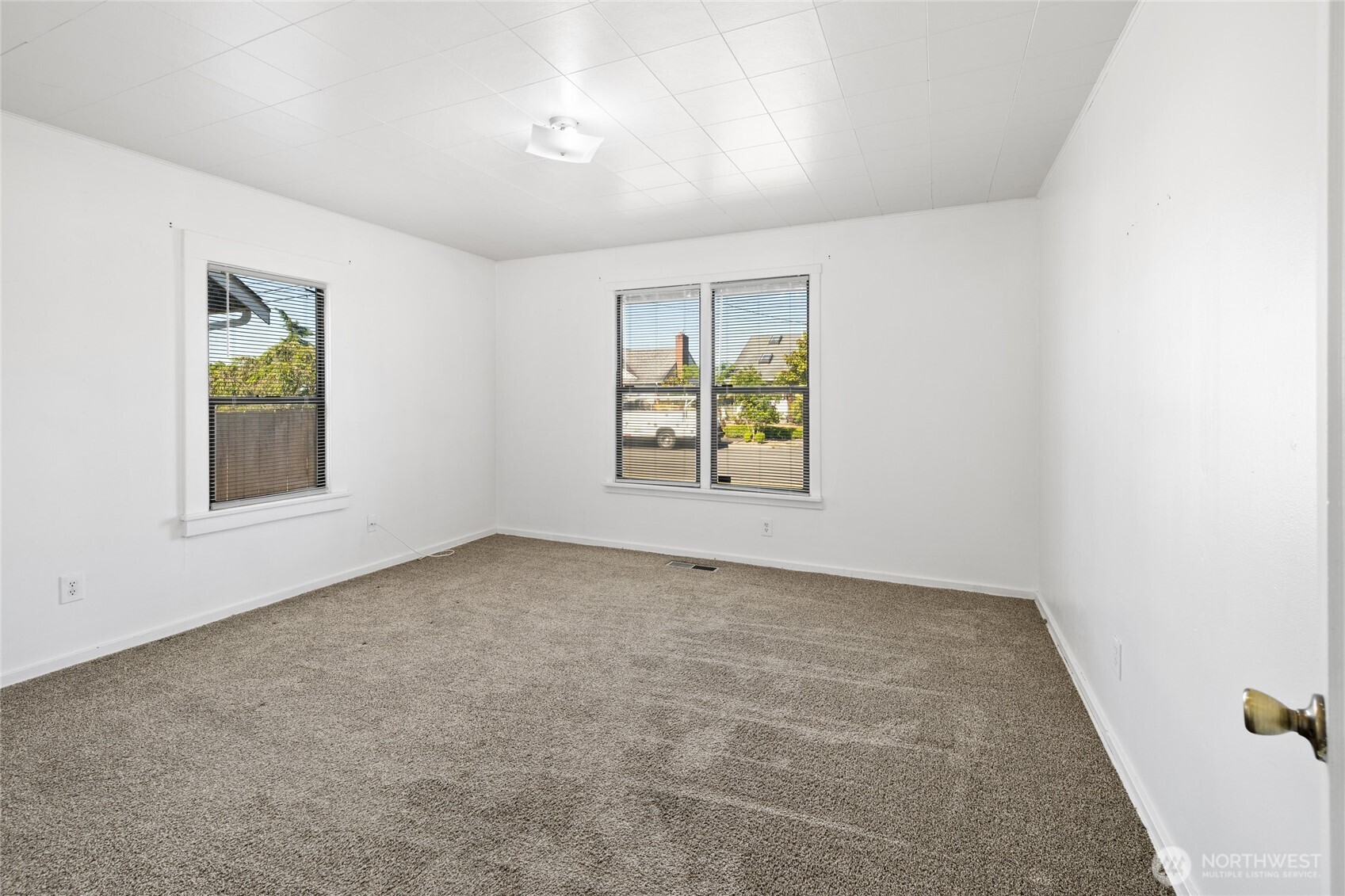 7427 S Warner Street