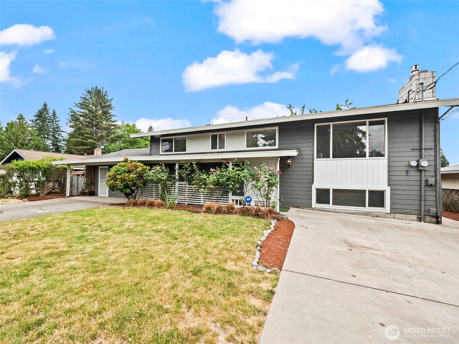2248 Madrona Drive SE