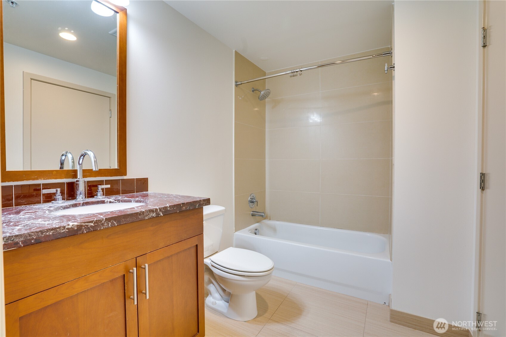 1515 Dock Street Unit: 306