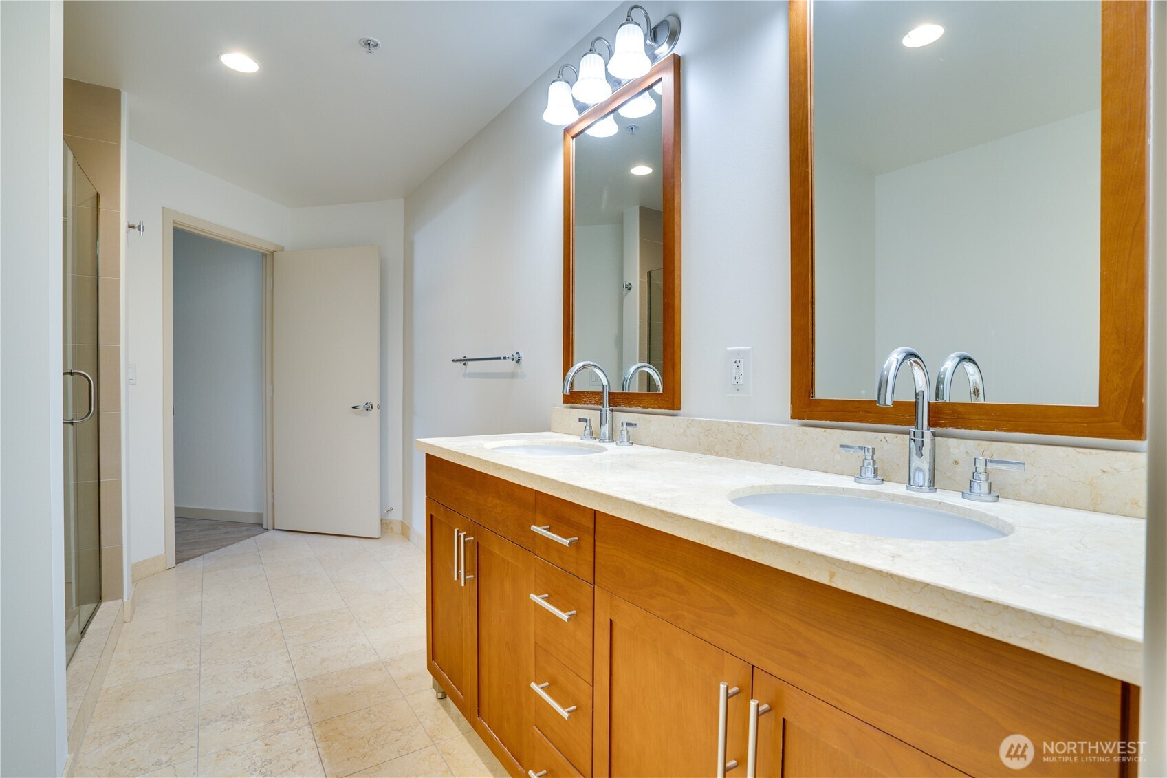 1515 Dock Street Unit: 306