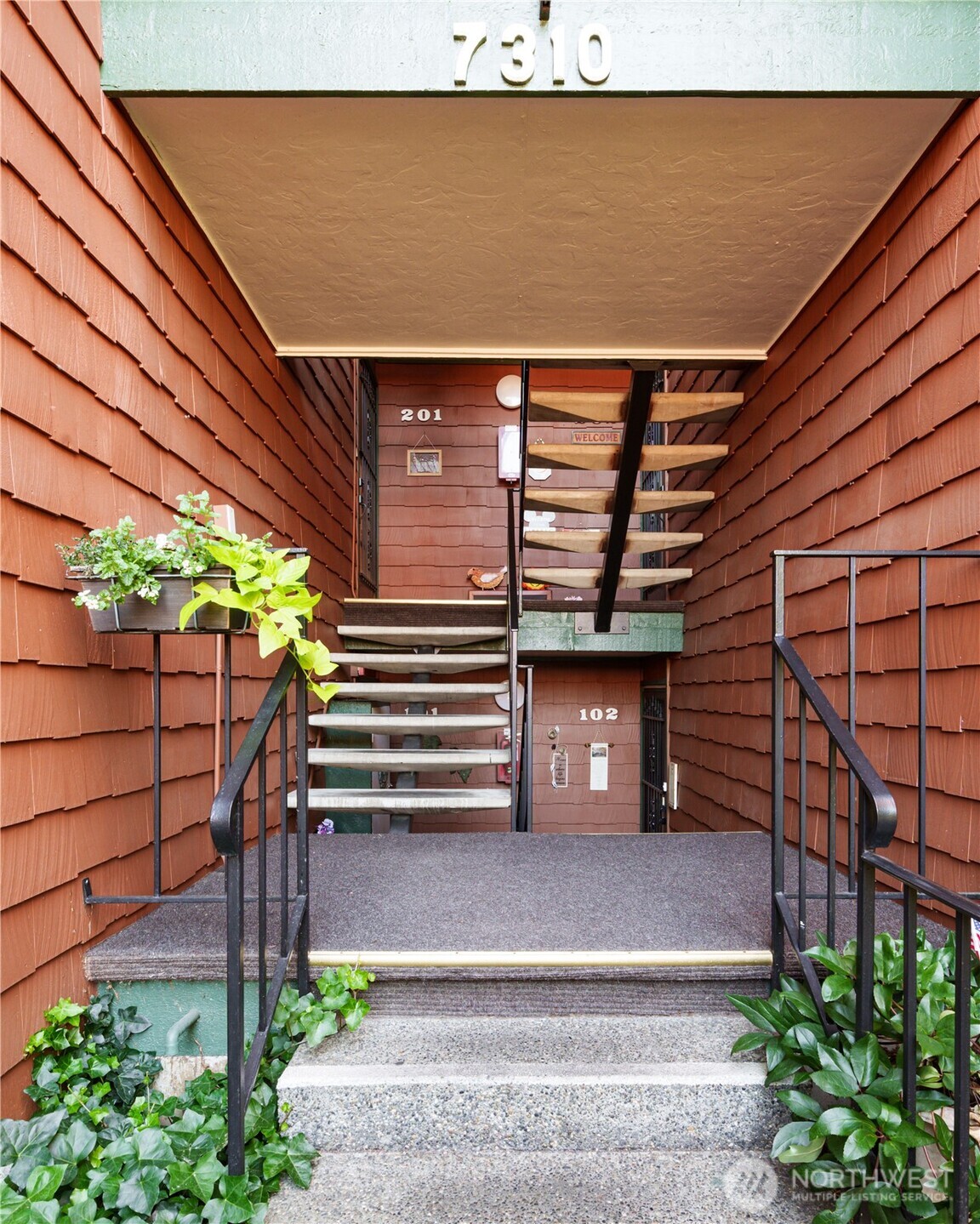 7301 N Skyview Place Unit: B201