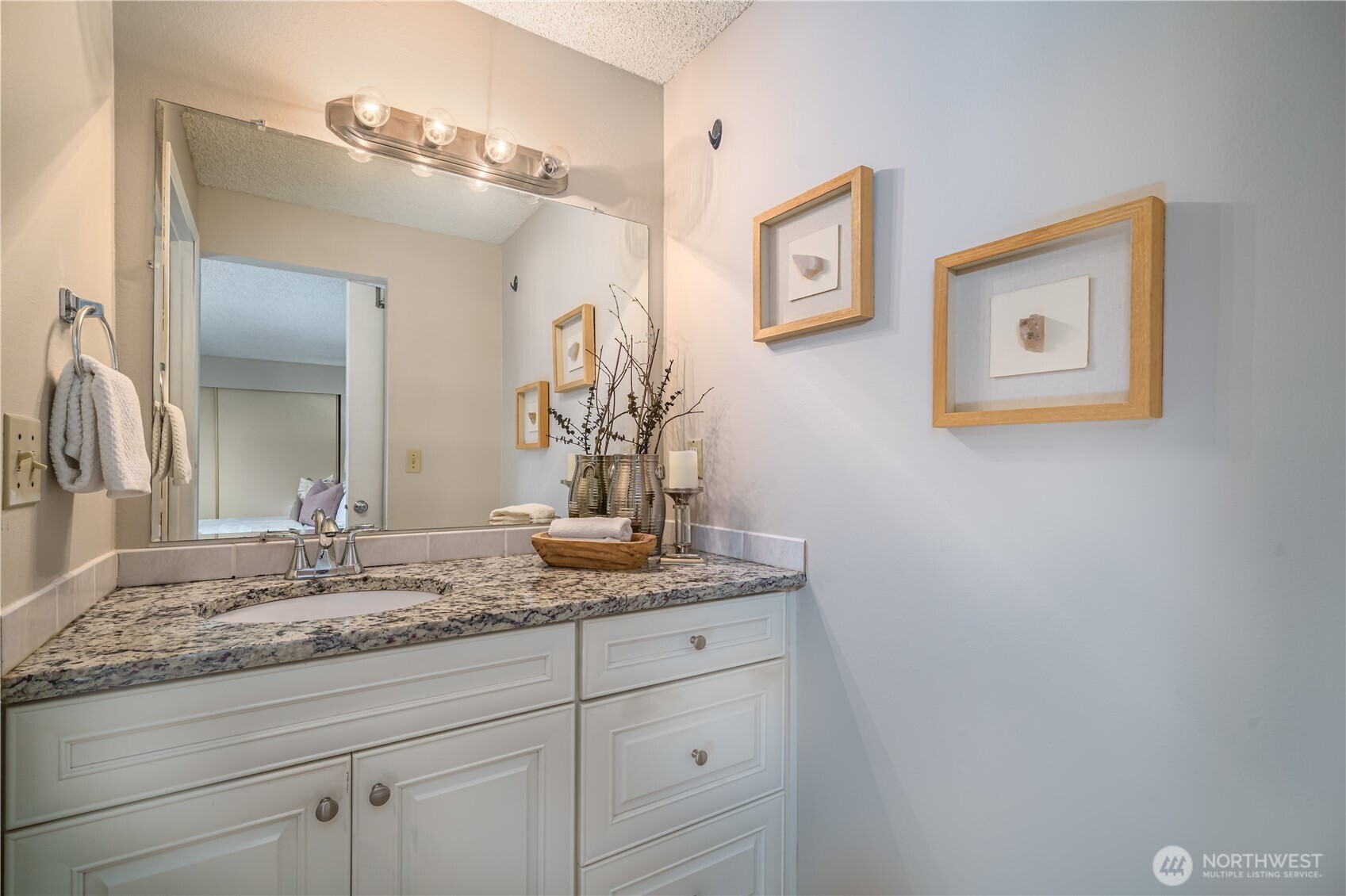 7301 N Skyview Place Unit: B201