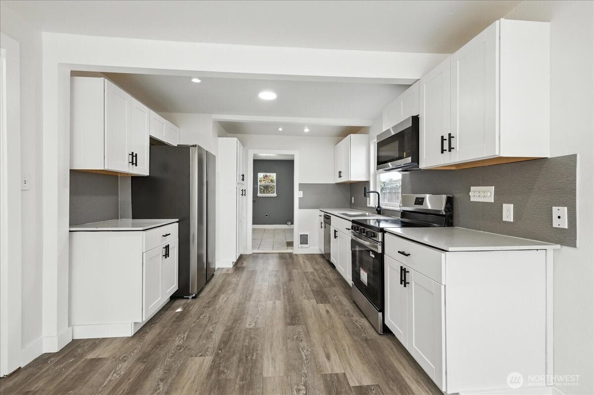 808 E 59th Street