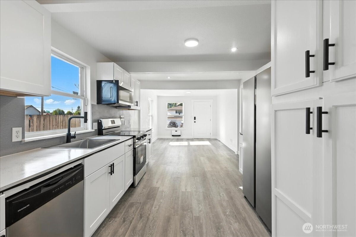 808 E 59th Street