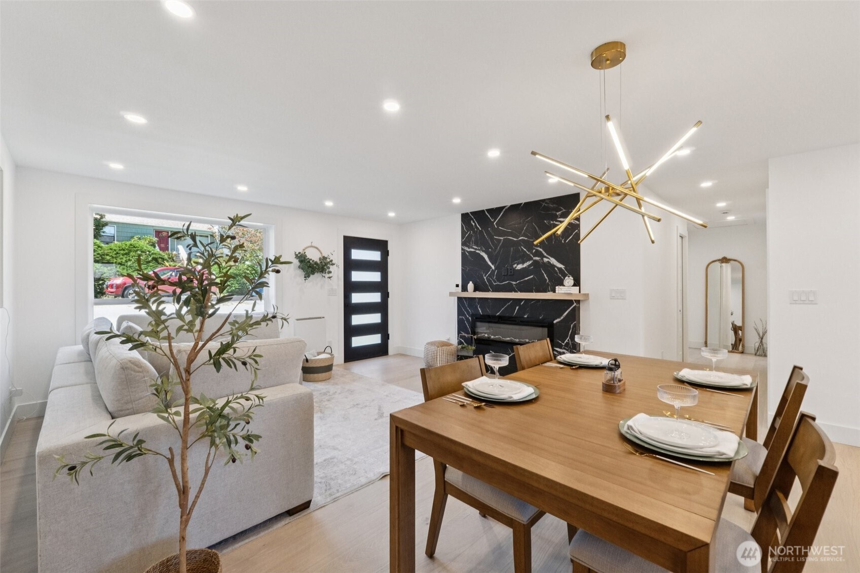 14322 Burke Avenue N