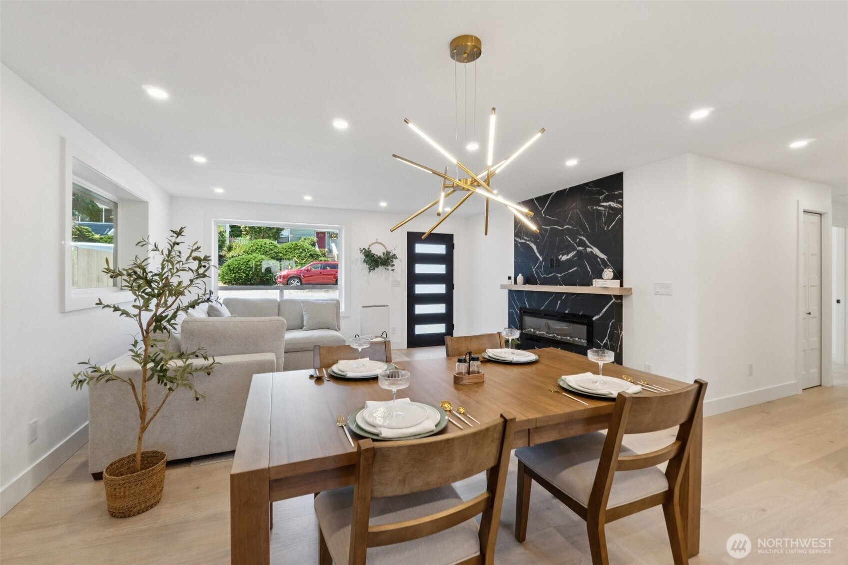 14322 Burke Avenue N