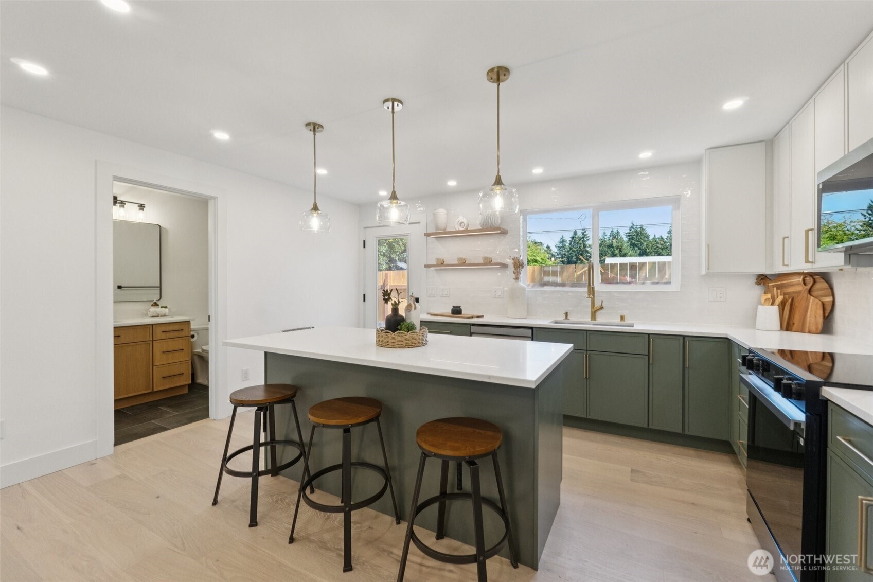 14322 Burke Avenue N