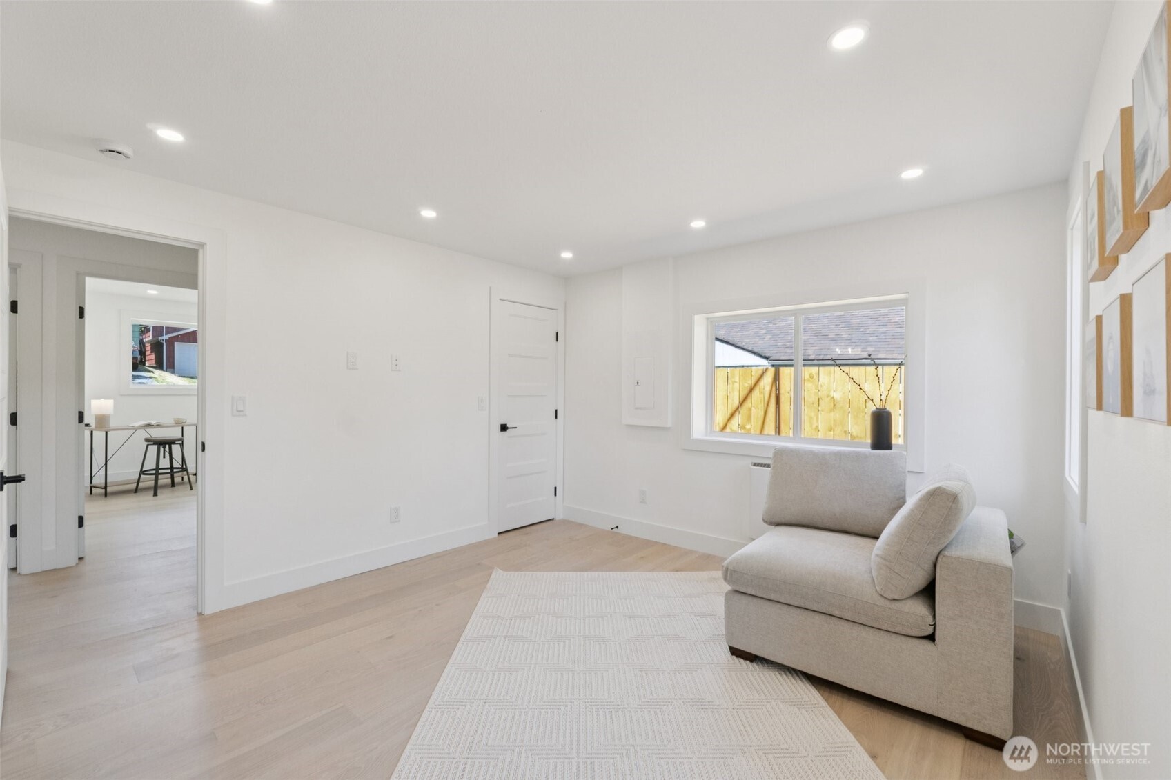 14322 Burke Avenue N