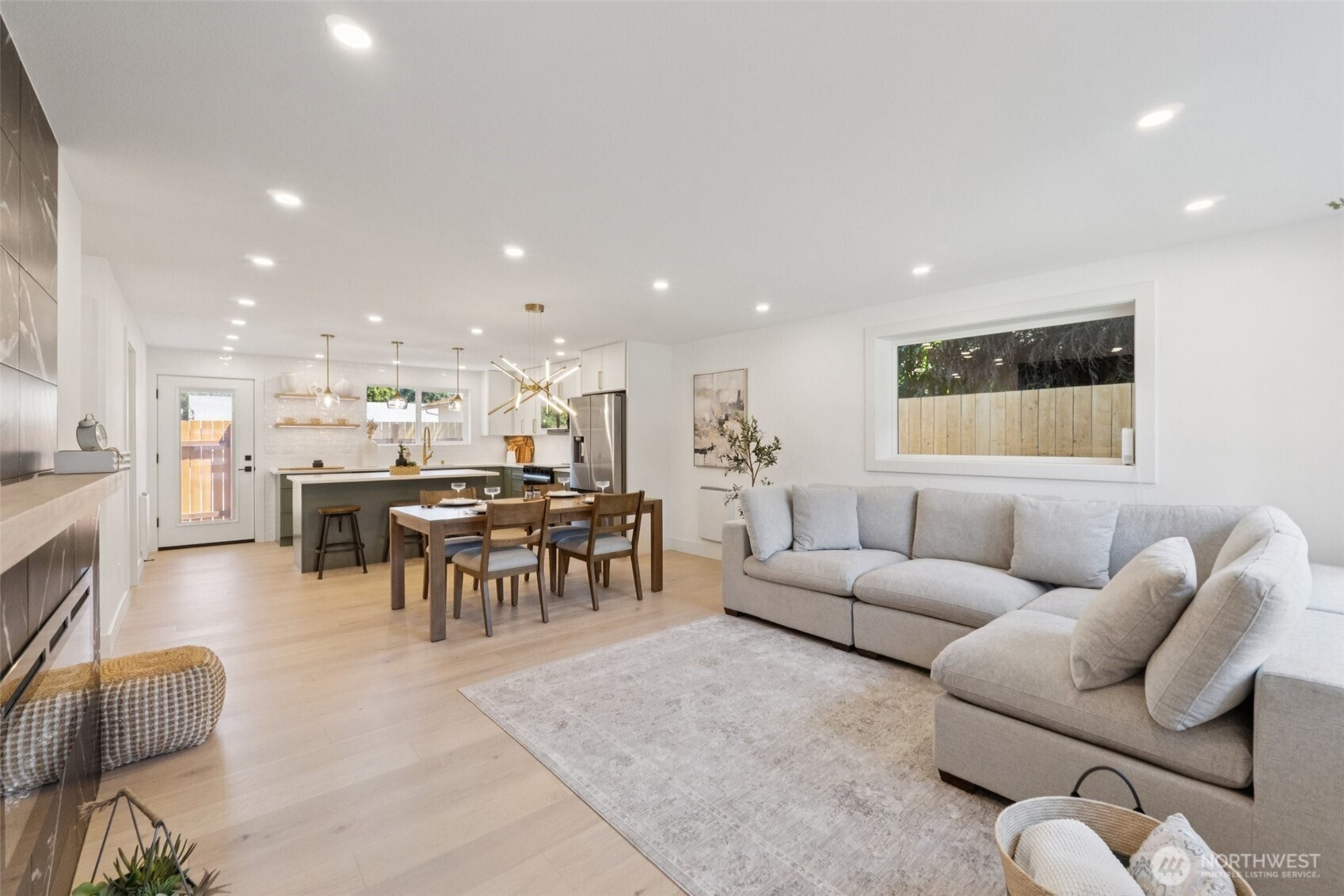 14322 Burke Avenue N