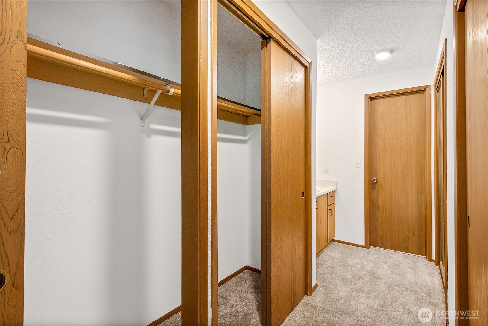 5527 Bridgeport Way W Unit: B