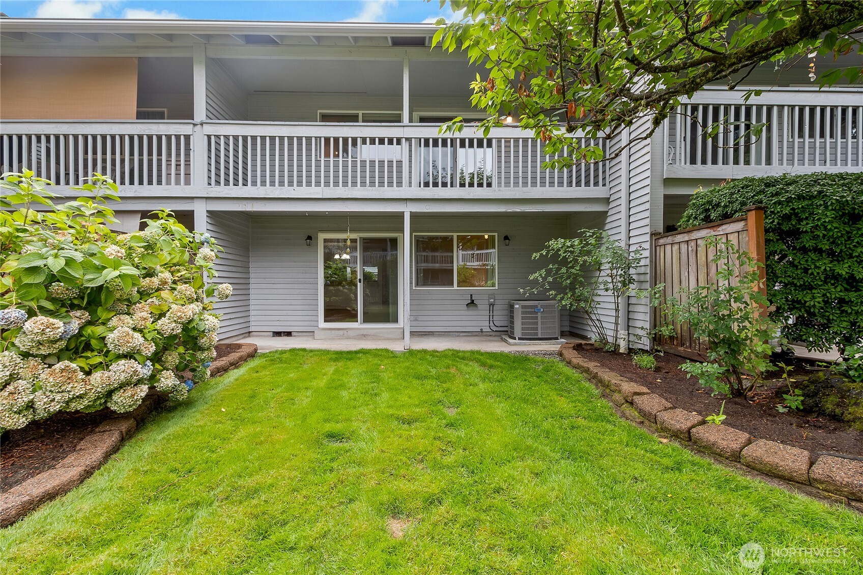 5527 Bridgeport Way W Unit: B