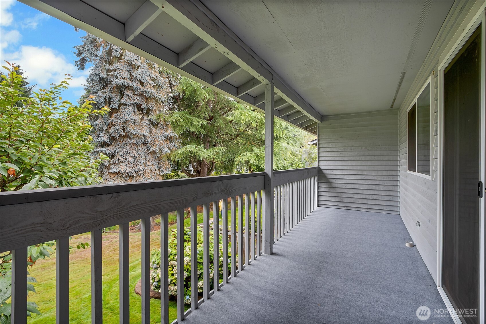 5527 Bridgeport Way W Unit: B