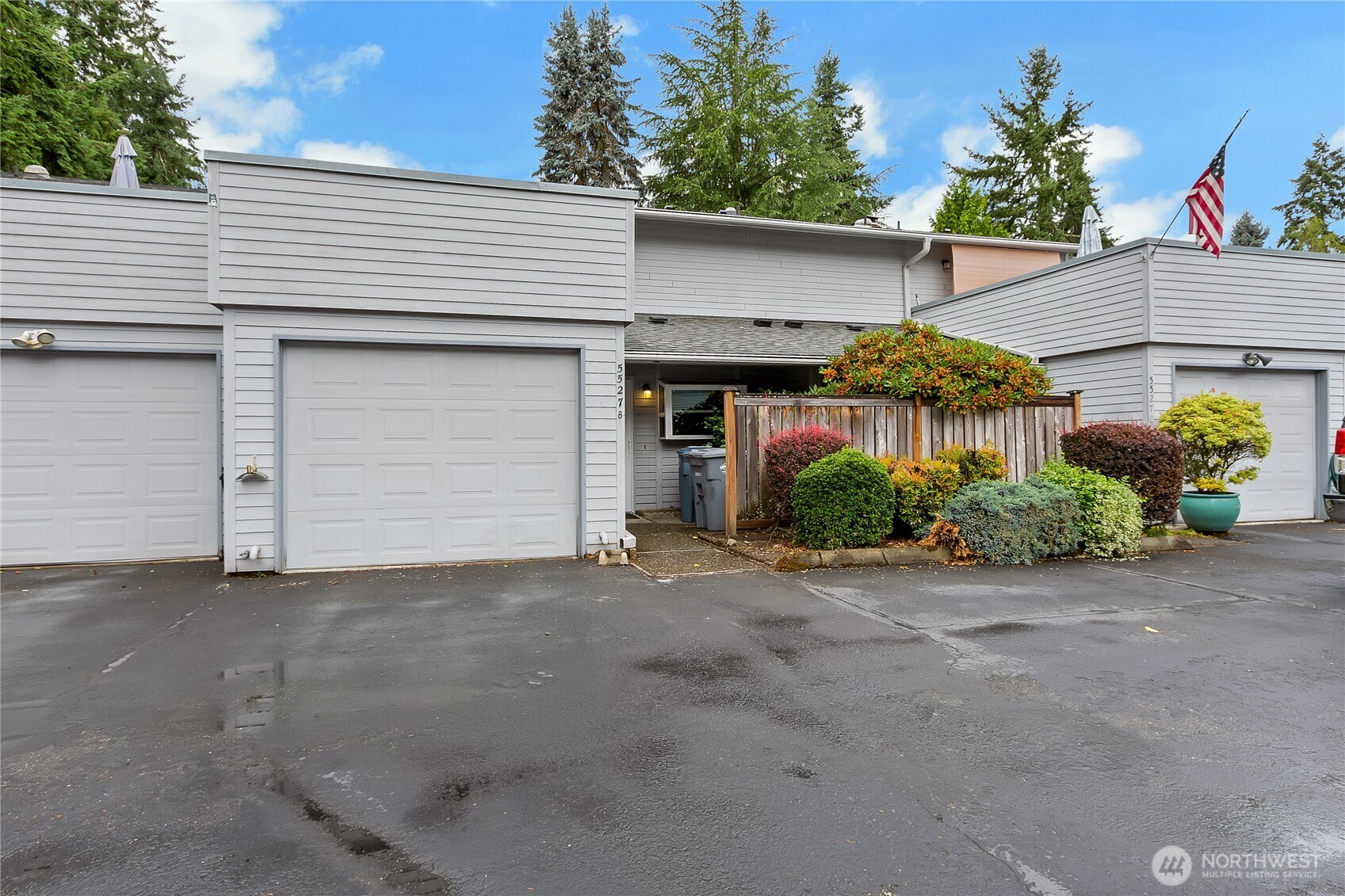 5527 Bridgeport Way W Unit: B