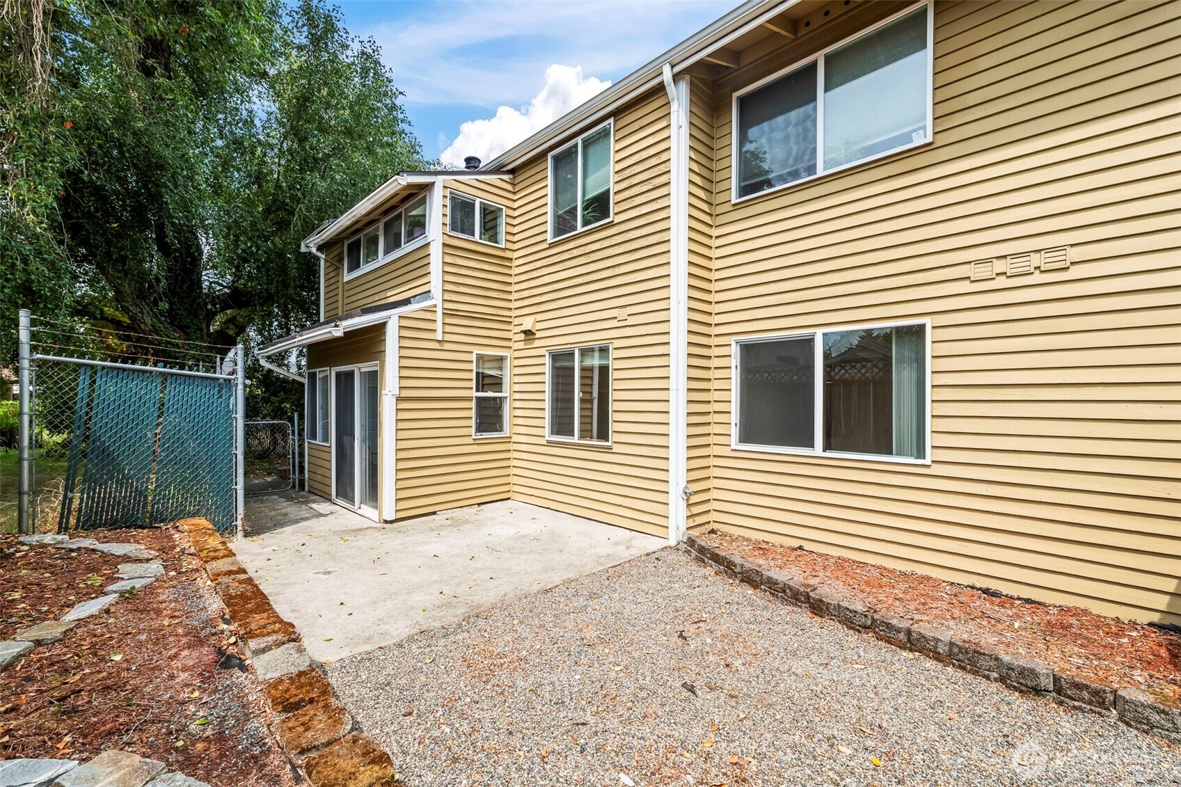 8320 27th Street W Unit: E