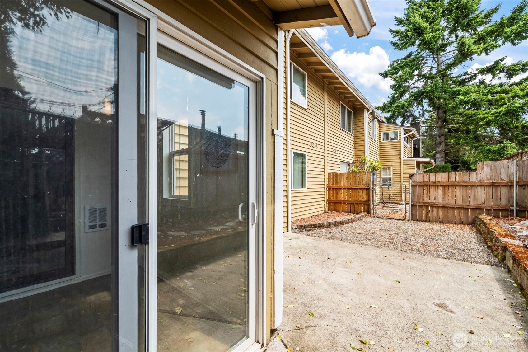 8320 27th Street W Unit: E