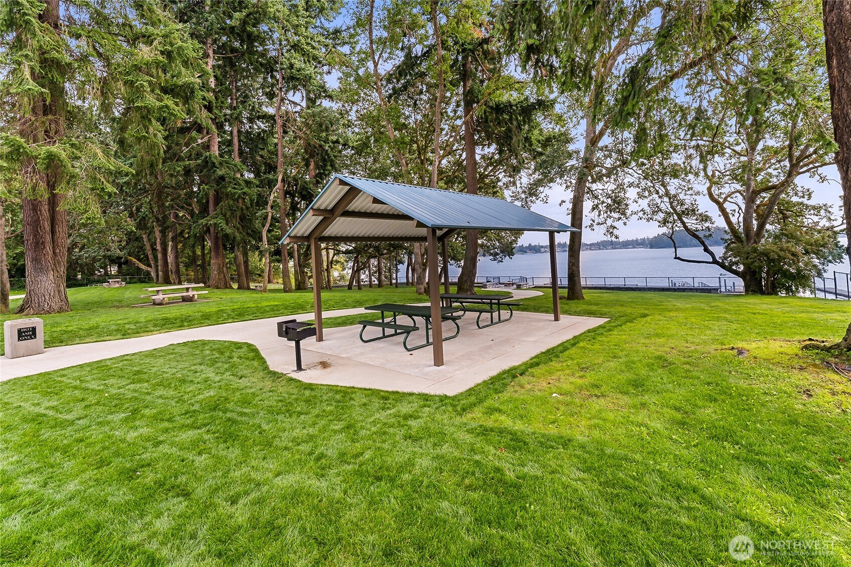 9821 Veterans Drive SW